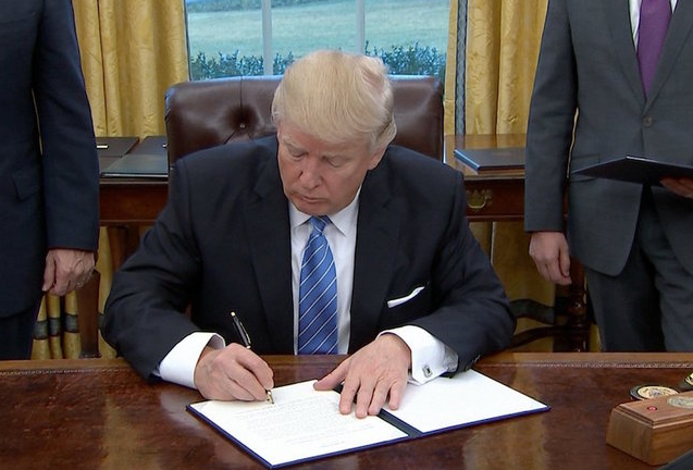 Donald Trump Signs Executive Order to Defund International Planned Parenthood