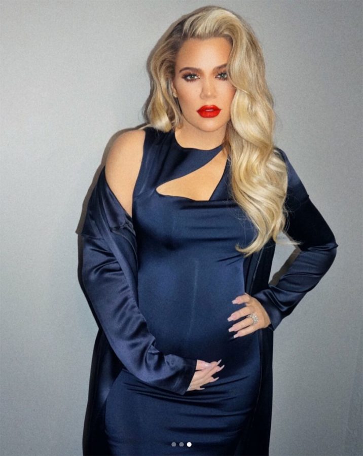 https://www.redbookmag.com/body/pregnancy-fertility/a18926011/pregnant-khloe-kardashian-flies-to-japan/