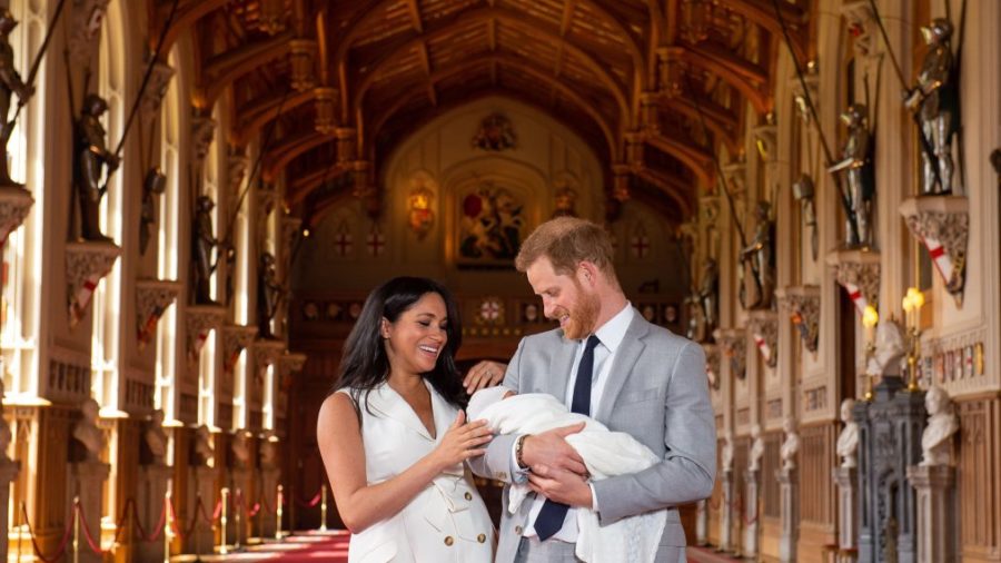 5/8/2019 - EMBARGOED to 1240 WEDNESDAY MAY 08 2019. The Duke and Duchess of Sussex with their baby son, who was born on Monday morning, during a photocall in St Georges Hall at Windsor Castle in Berkshire. (Photo by PA Images/Sipa USA) *** US Rights Only ***