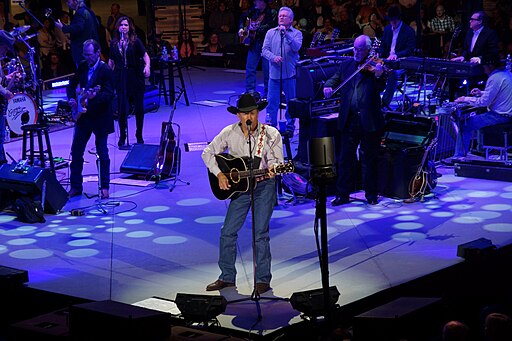 George Strait with the Ace in the Hole Band on The Cowboy Rides Away Tour at the XL Center, Hartford, Connecticut, February 23, 2013

Bede735c, CC BY-SA 3.0 , via Wikimedia Commons