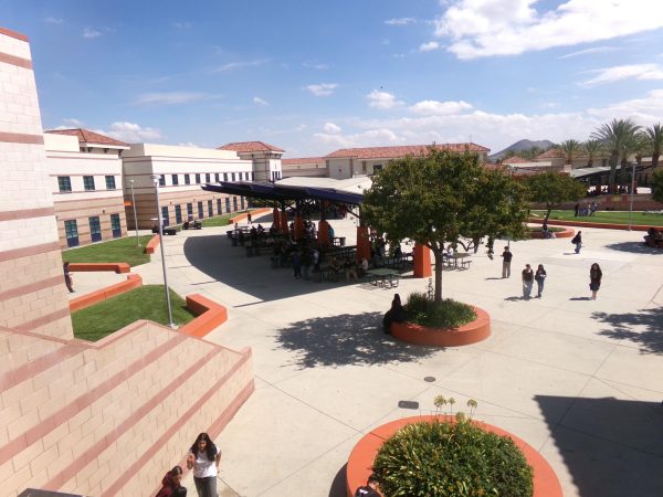 ERHS Students enjoying their time at first lunch in the shade