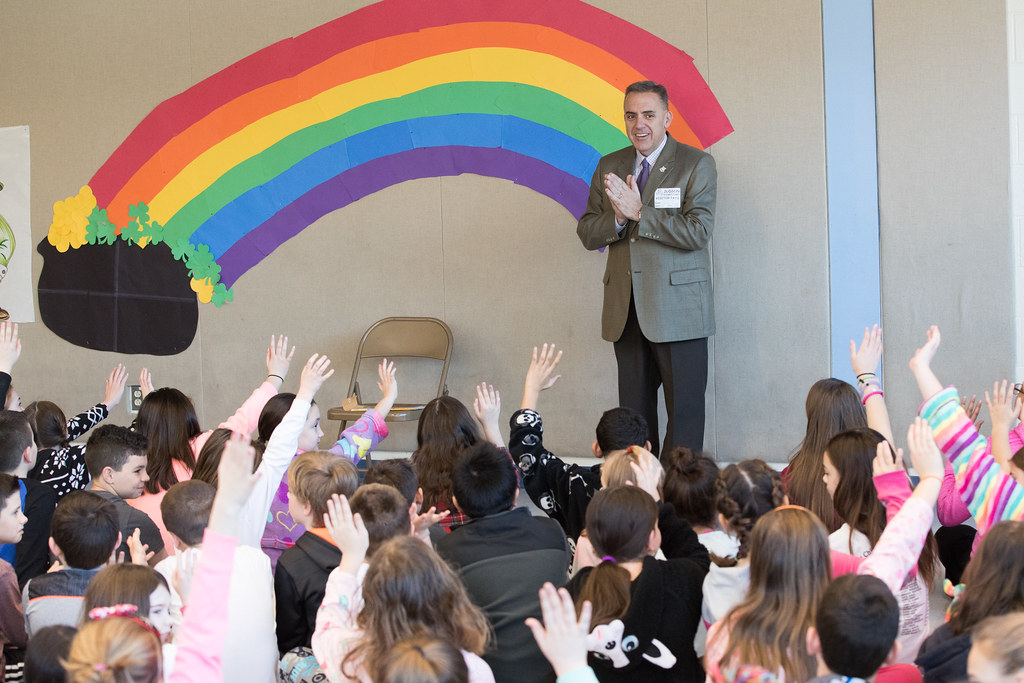 Reading Rainbow Presentation for Elementary School Students