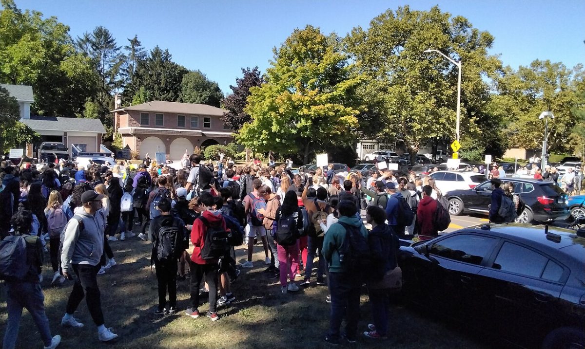 Photograph of people protesting.