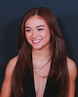 Anna Cathcart who portrays Kitty